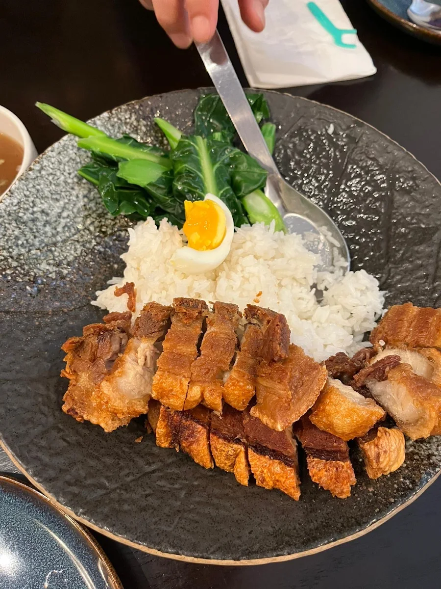 the classic ข้าวหมูกรอบ ไข่ต้ม